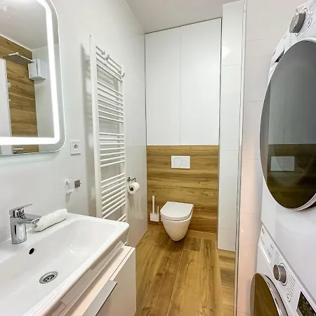 Appartamento Simcity Viii L Center & Garage Parking 24 7 Self Check-in *