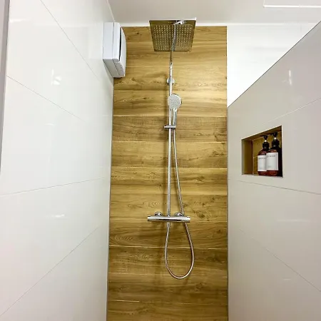 Appartamento Simcity Viii L Center & Garage Parking 24 7 Self Check-in *