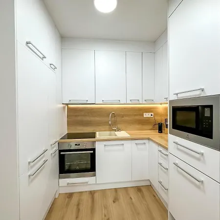 Simcity Viii L Center & Garage Parking 24 7 Self Check-in * Banská Bystrica