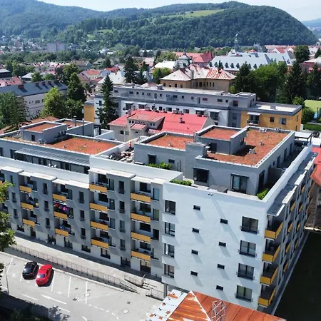 Apartment Simcity Viii L Center & Garage Parking 24 7 Self Check-in Banská Bystrica