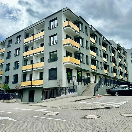 Simcity Viii L Center & Garage Parking 24 7 Self Check-in * Banská Bystrica