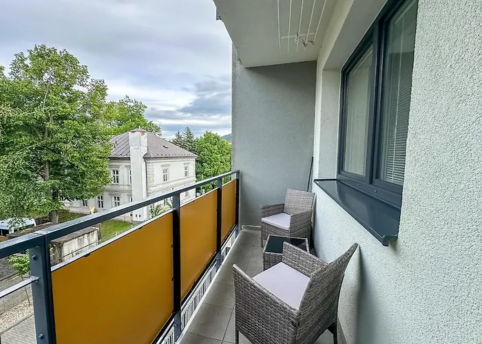 Simcity Viii L Center & Garage Parking 24 7 Self Check-in